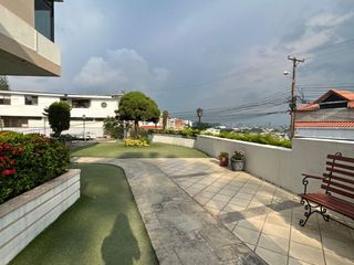 Foto 3 de venta de casa  en Lomas de Urdesa