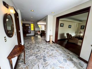 Foto 2 de VENTA CASA EN MANUEL AUGUSTO OLAECHEA – EL ROSEDAL – MIRAFLORES
