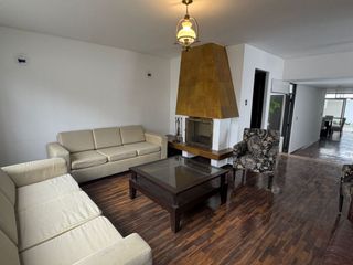 Foto 2 de Alquiler de Casa Residencial en El Corazón de San Isidro