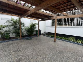 Foto 11 de Alquiler de Casa Residencial en El Corazón de San Isidro