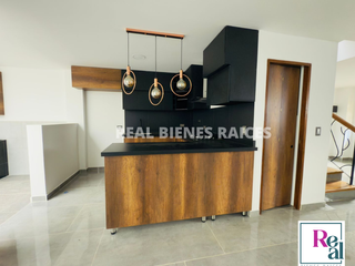 Foto 2 de ARRIENDO CASA MEDIANERA EN UNIDAD ABIERTA EN LA CEJA, ANTIOQUIA