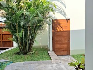 Foto 1 de Venta de Hermosa Casa en Surco