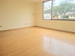 Foto 15 de Venta de Hermosa Casa en Surco