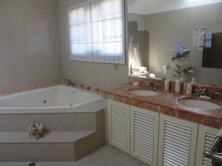 Foto 8 de ¡VENDO CASA de lujo en la Campiña de CAYMA! - 1,199,00 negociable
