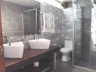 Foto 12 de En Venta gran residencia de 378 m2, 8 dormitorios – Magdalena límite con San Isidro.