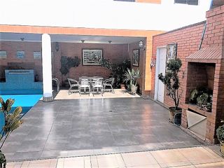 Foto 6 de En Venta gran residencia de 378 m2, 8 dormitorios – Magdalena límite con San Isidro.