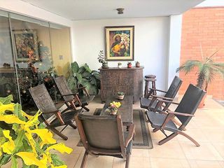 Foto 7 de En Venta gran residencia de 378 m2, 8 dormitorios – Magdalena límite con San Isidro.
