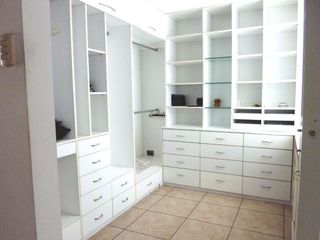 Foto 16 de En Venta gran residencia de 378 m2, 8 dormitorios – Magdalena límite con San Isidro.