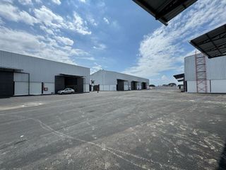 Foto 1 de ¡COMPLEJO DE GALPONES EN ALQUILER – ZONA INDUSTRIAL VÍA AL PAN!