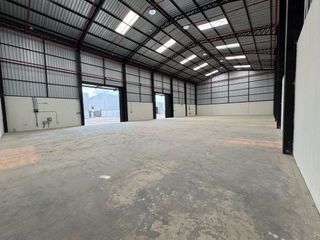 Foto 3 de ¡COMPLEJO DE GALPONES EN ALQUILER – ZONA INDUSTRIAL VÍA AL PAN!