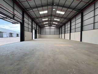 Foto 2 de ¡COMPLEJO DE GALPONES EN ALQUILER – ZONA INDUSTRIAL VÍA AL PAN!