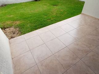Foto 12 de Conocoto casa de arriendo amplio jardín, dos parqueaderos excelente ubicación $460 incluida alícuota