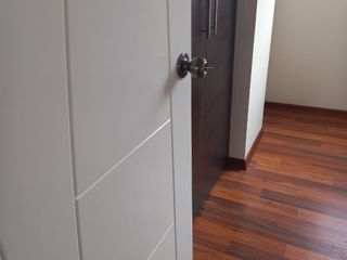 Foto 19 de Conocoto casa de arriendo amplio jardín, dos parqueaderos excelente ubicación $460 incluida alícuota