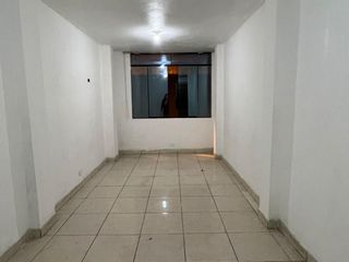 Foto 2 de REMATO CASA DE 3 PISOS