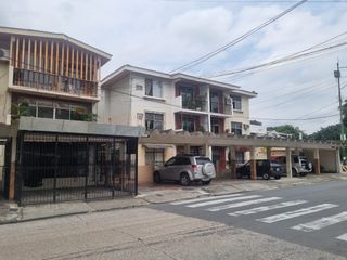 Foto 1 de Amplio Departamento en Alquiler – Urdesa Norte