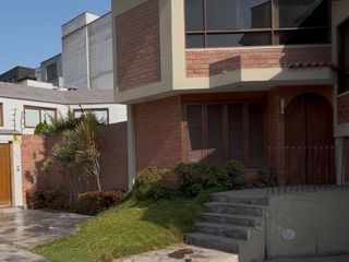 Venta de Casa dentro de condominio en Chacarilla