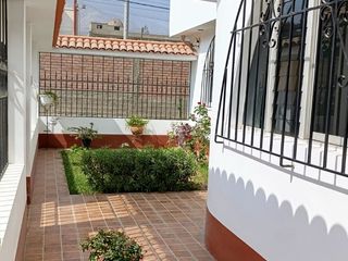 Foto 3 de ALQUILER DEPARTAMENTO CHOSICA BATA SOL 240 M2 S/.2500