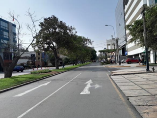 Foto 1 de VENDO LOCAL COMERCIAL EN PLENA AV LA ENCALADA - SURCO