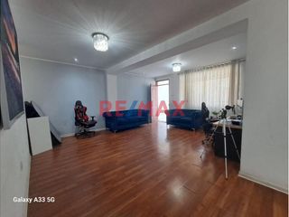 Foto 17 de Venta De Casa De 4 Pisos En Comas