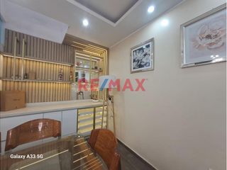 Foto 3 de Venta De Casa De 4 Pisos En Comas