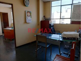 Foto 3 de SE VENDE Oficina de 47m2  en el corazón de Lima 🏢