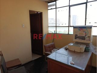 Foto 8 de SE VENDE Oficina de 47m2  en el corazón de Lima 🏢