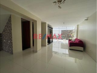 Foto 2 de Hermosa Casa 160M2 De 3 Pisos En Bellavista