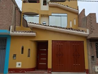 Foto 1 de OCASION !! VENTA CASA DE 3 PISOS EN SMP A CUADRAS DE AV. TANTAMAYO