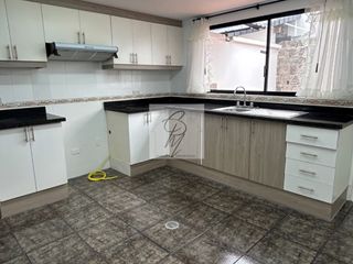 Foto 4 de ARRIENDO CASA CUMBAYÁ LA PRIMAVERA 3 DORMITORIOS