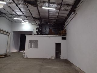 Foto 5 de GRAN OPORTUNIDAD EN PARANÁ - Galpón en Blas Parera a la venta