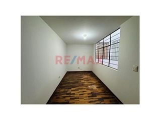 Foto 16 de Amplio Deaprtamento De 2 Pisos Con Terraza De Mas De 60M2