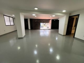 Foto 11 de Local comercial de arriendo sector solca sobre la avenida principal eloy alfaro