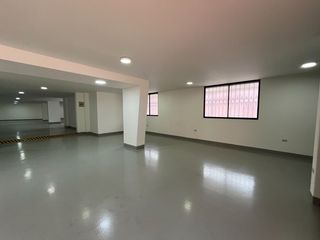 Foto 4 de Local comercial de arriendo sector solca sobre la avenida principal eloy alfaro
