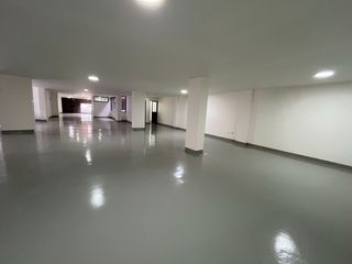 Foto 8 de Local comercial de arriendo sector solca sobre la avenida principal eloy alfaro