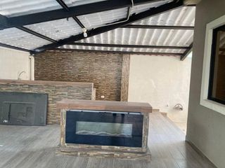 Foto 10 de ¡Amplia Casa Esquinera de 2 Plantas en Alquiler – Urbanización Portal al Sol, Vía a la Costa!