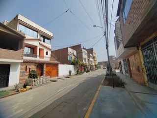 Foto 11 de Venta De Casa En Urb. Alameda del Pianr Comas