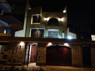 Foto 3 de 🏡SE VENDE CASA DE 3 PISOS EN SAN MARTIN DE PORRES