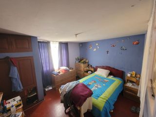 Foto 5 de Vendo amplia casa en esquina y avenida en miraflores