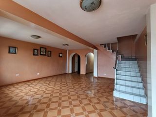 Foto 8 de Se Vende Casa De 3 Pisos En San Juan De Lurigancho