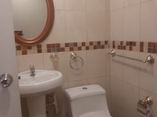 Foto 3 de En venta departamento en Urdesa Central