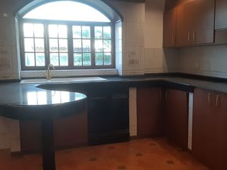 Foto 5 de En venta departamento en Urdesa Central