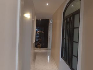 Foto 6 de En venta departamento en Urdesa Central