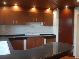 Foto 4 de En venta departamento en Urdesa Central