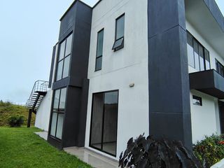 Foto 3 de Renta Casa Campestre dos niveles en Exclusivo Condominio Cerritos