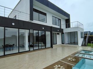 Foto 2 de Renta Casa Campestre dos niveles en Exclusivo Condominio Cerritos