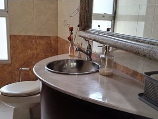 Foto 3 de EN ALQUILER CASA CON PISCINA, CEIBOS, GUAYAQUIL.