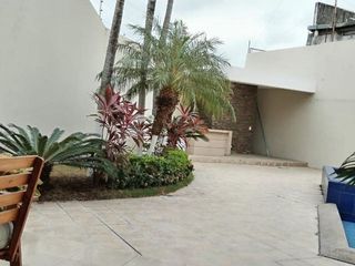 Foto 8 de EN ALQUILER CASA CON PISCINA, CEIBOS, GUAYAQUIL.