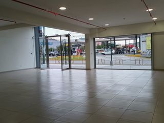 Foto 3 de Exclusivo Local Comercial De Estreno En Alquiler