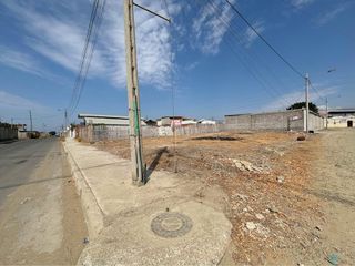 Foto 1 de Venta Terreno Esquinero en Manta 378 m2