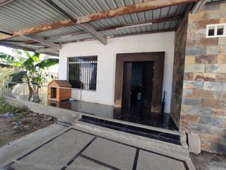 Foto 2 de casa esquinera de venta sector costa azul manta ar